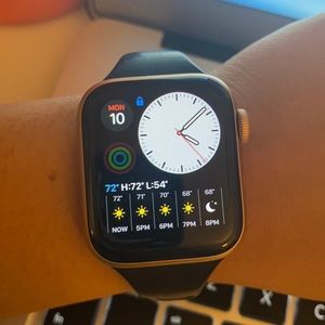 Apple Watch Series 5 with thin black band